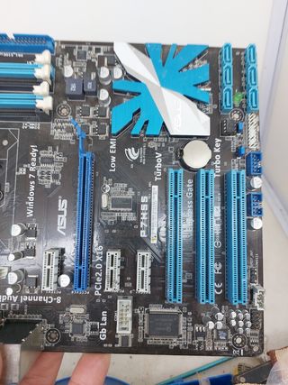 PLACA BASE DE ORDENADOR 