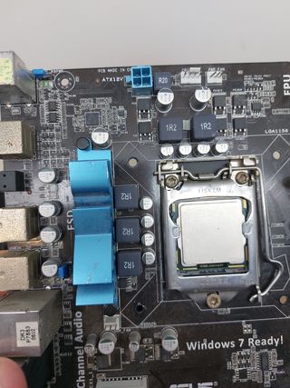 PLACA BASE DE ORDENADOR 