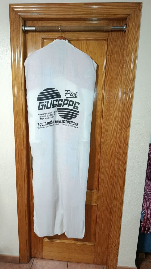 CHOLLO REBAJADO!! Traje moto cuero Giussepe de pi