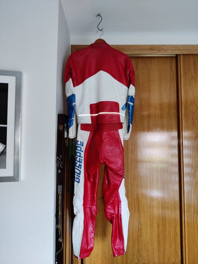 CHOLLO REBAJADO!! Traje moto cuero Giussepe de pi