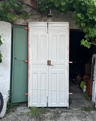 Puerta doble de madera vintage
