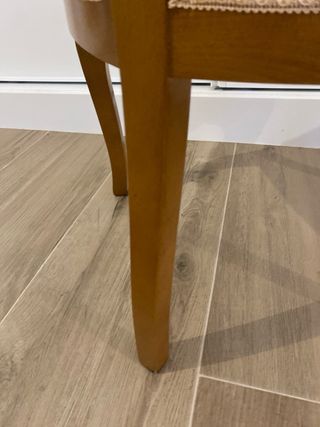 Butaca Descalzadoras Madera Tapizadas.