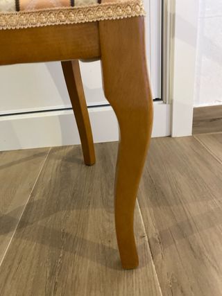 Butaca Descalzadoras Madera Tapizadas.