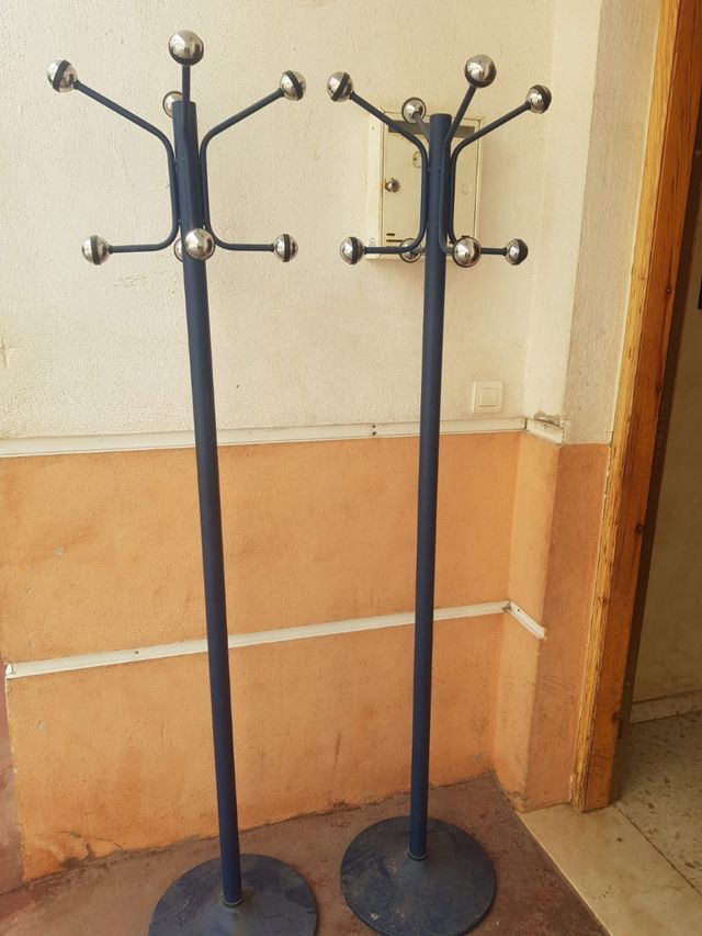 Vendo 3 percheros altos