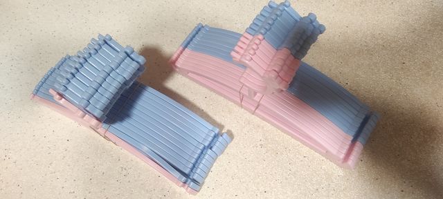 Perchas infantiles de plástico