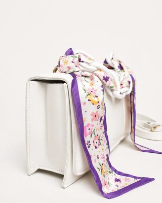 Bolso blanco acolchado