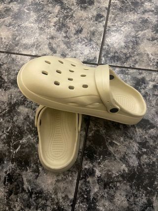 Zapatillas tipo croc
