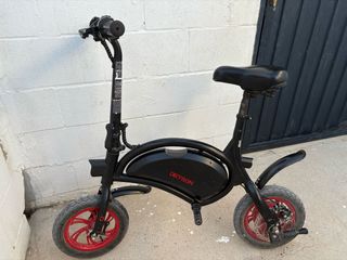 Bicicleta eléctrica Jetson Bolt negra y roja