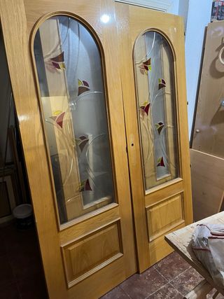 Puertas de madera con cristalera