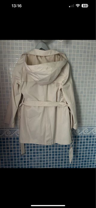 Chaqueta beige Stradivarius