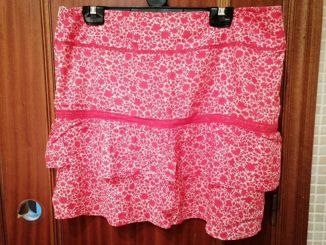 Falda roja y blanca Camaieu