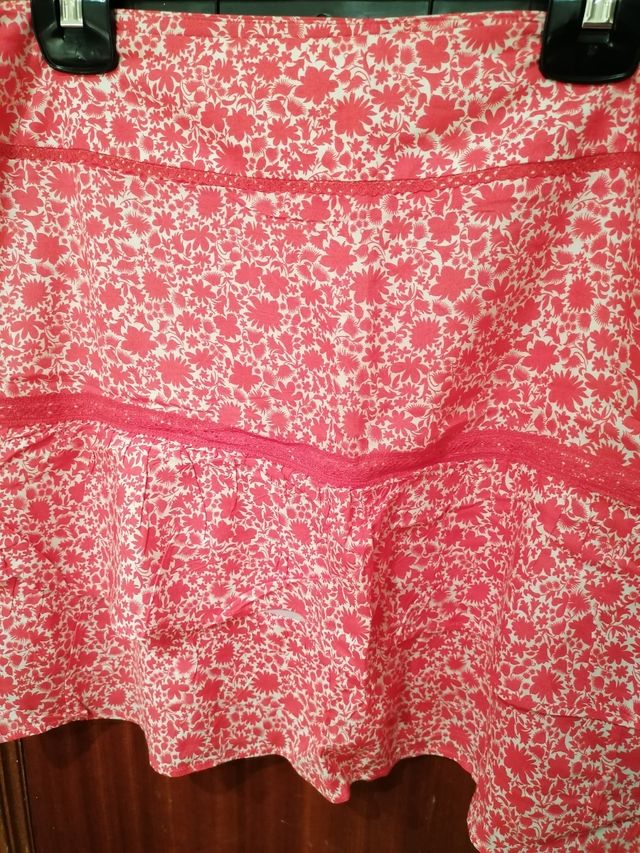 Falda roja y blanca Camaieu