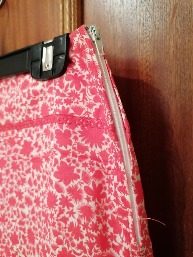 Falda roja y blanca Camaieu