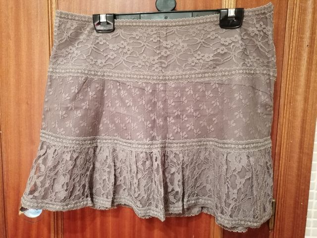 Falda Camaieu encaje.
