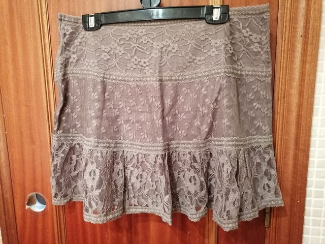 Falda Camaieu encaje.