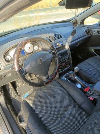 PEUGEOT 407 HDi 200 136  cambio furgoneta