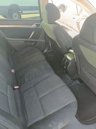 PEUGEOT 407 HDi 200 136  cambio furgoneta