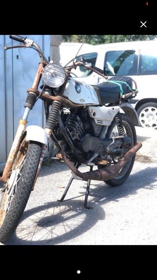 Motocicleta Piaggio Puch antigua