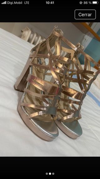 Tacones  Dorados formula joven.