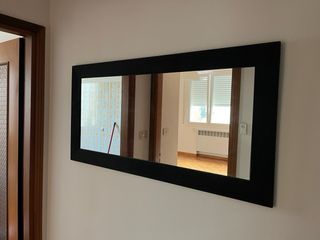 Specchio Ikea con cornive scura