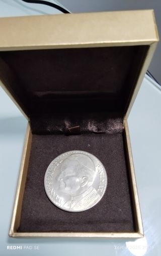 Moneda Juan Pablo II: Edición Conmemorativa