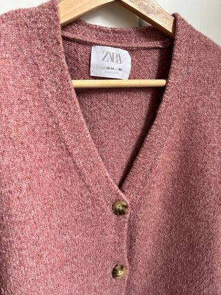 Chaqueta de punto liso color rosa ZARA