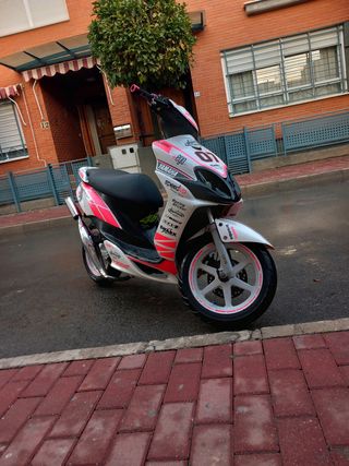 Yamaha Jog RR 49cc - Moto