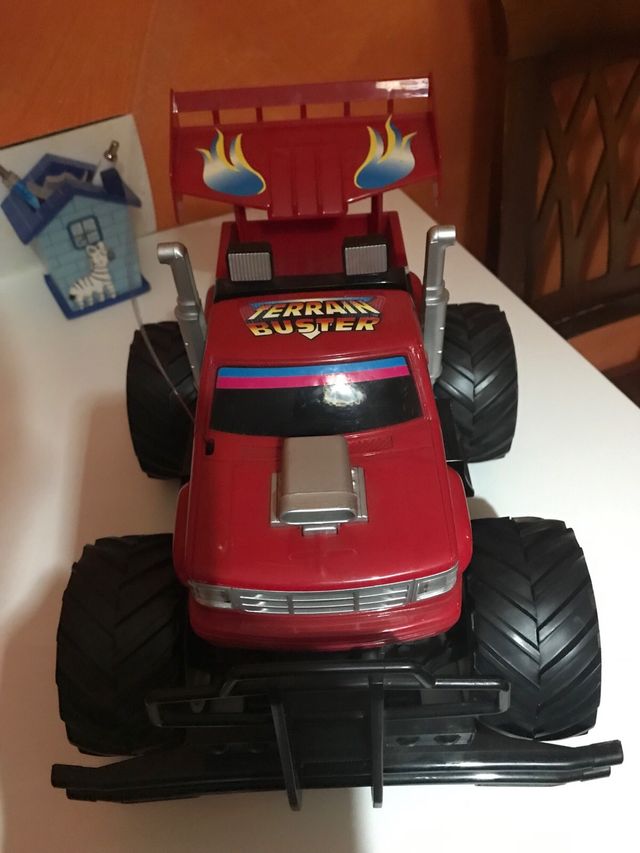 Fuoristrada con telecomando a pile