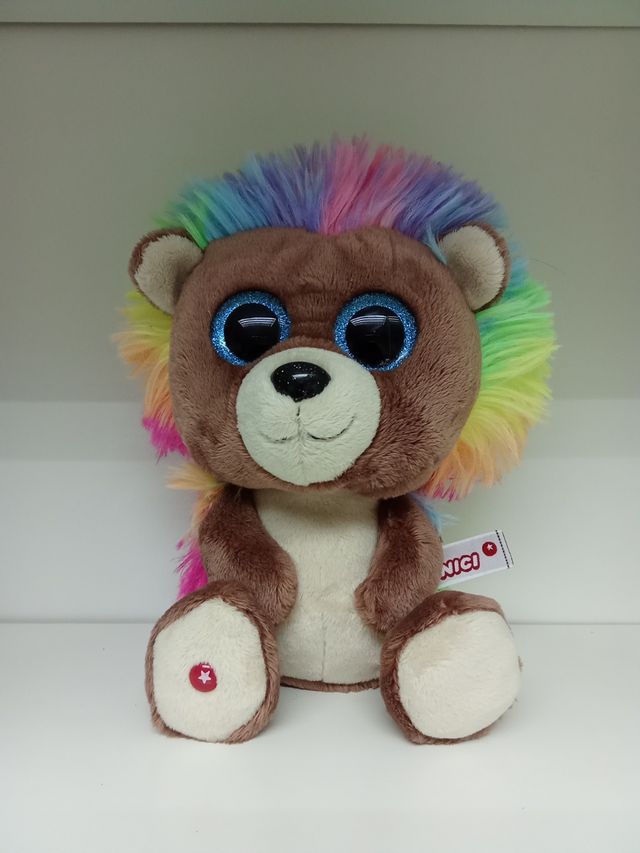Peluche colores de ojos grandes