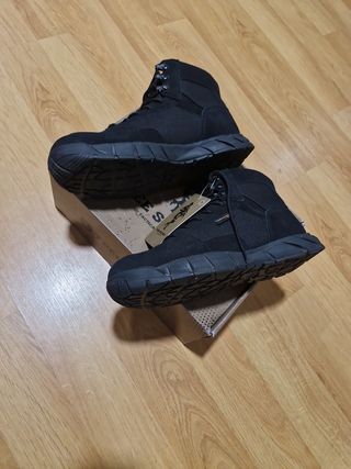 Botas FREE SOLDIER, talla 46,