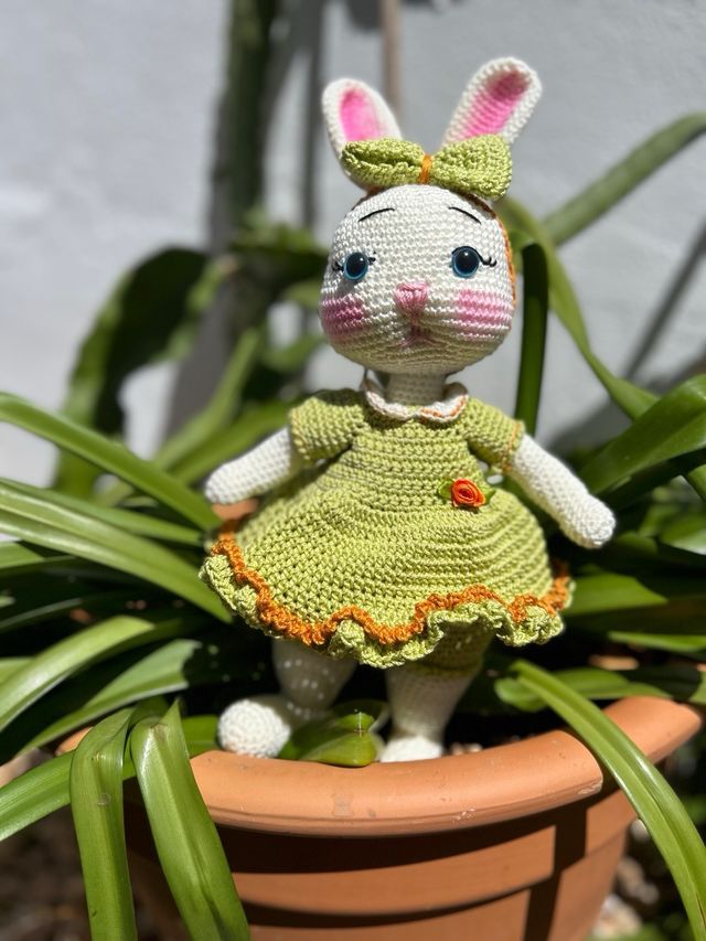 Coneja amigurumi tejida a crochet