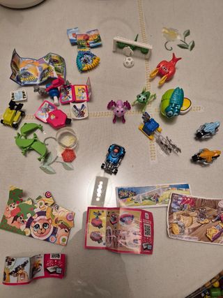 Juguetes huevos Kinder