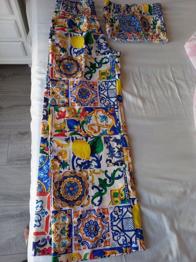 Conjunto pantalón y top multicolor