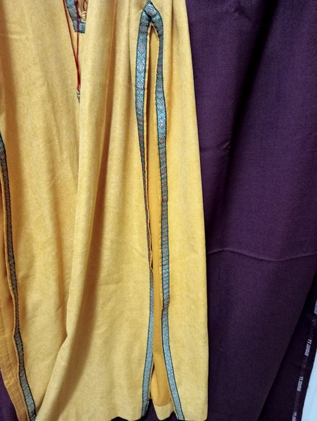 SOBREVESTA MUJER MEDIEVAL