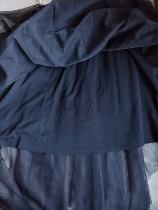 Falda tul negra asimétrica unicolor gótico