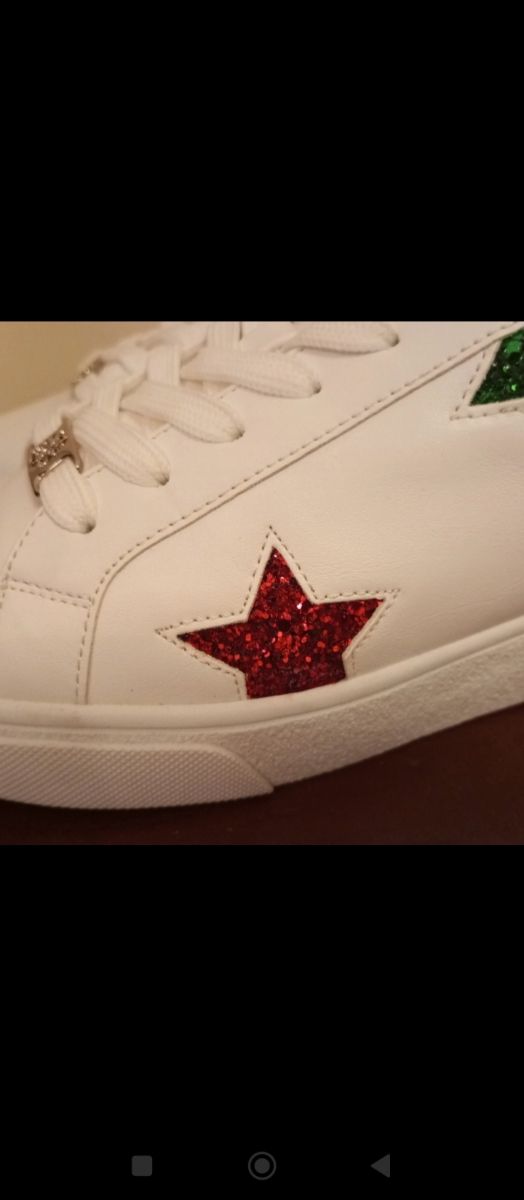 Sneakers bianche stelle rosse