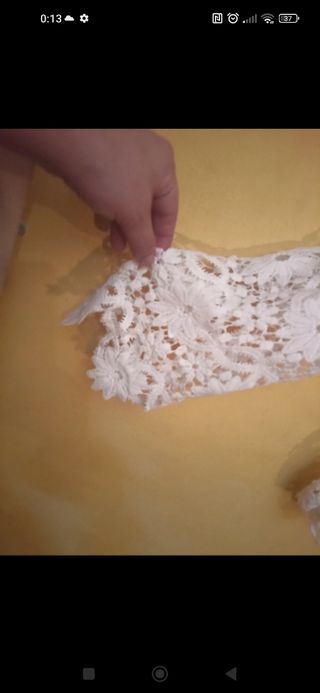 Blusa blanca con encaje