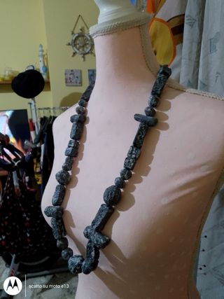 Collana in cartapesta effetto roccia