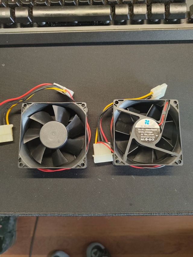 Dos ventiladores Molex 60mm
