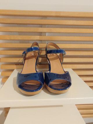 Zapatos Wonders azules de tacón alto 