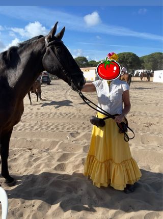 Falda rociera artesanal muy comoda 