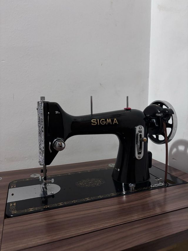 Máquina coser Sigma antigua