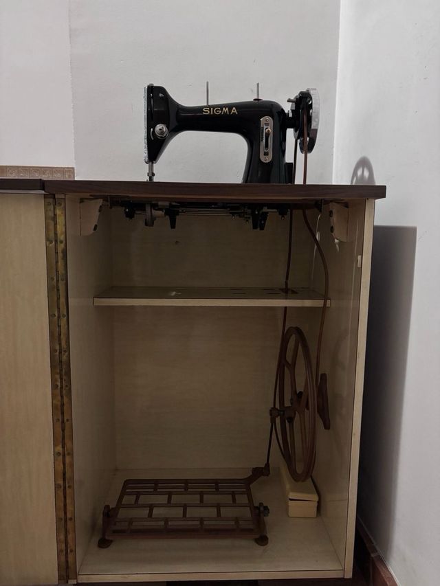 Máquina coser Sigma antigua