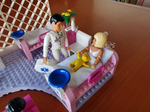 Lego 5875 Belville hospital