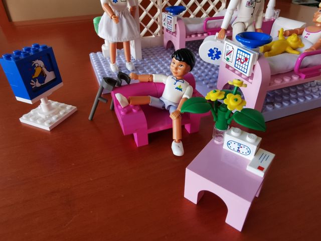 Lego 5875 Belville hospital