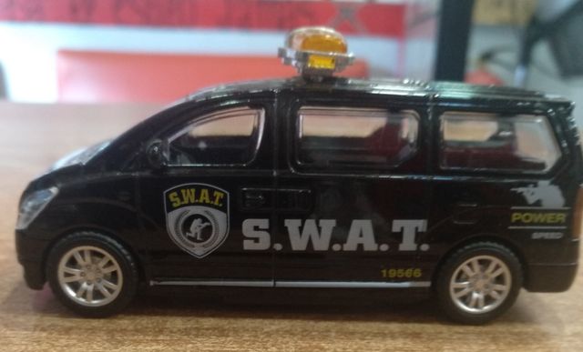 Coche SWAT miniatura