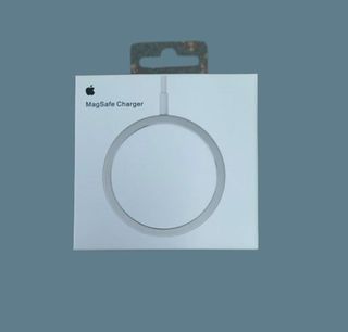 Funda Apple iPhone 16 Pro Max + Cargador MagSafe