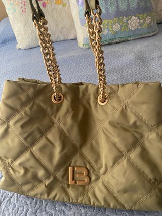 Bolso bandolera acolchado verde oliva Bimba y lola