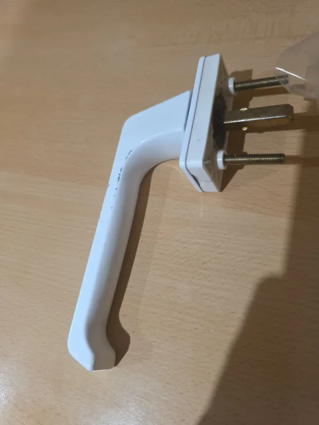 Lote tres manetas blancas ventana oscilobatientes