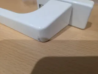 Cuatro manetas blancas ventanas oscilobatientes